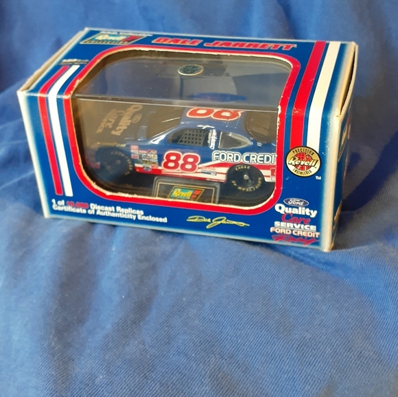 Nascar Dale Jarrett Revell Hard Shell 1998 Limited Edition 🇨🇦12.50 Canada Ship - Picture 3 of 15